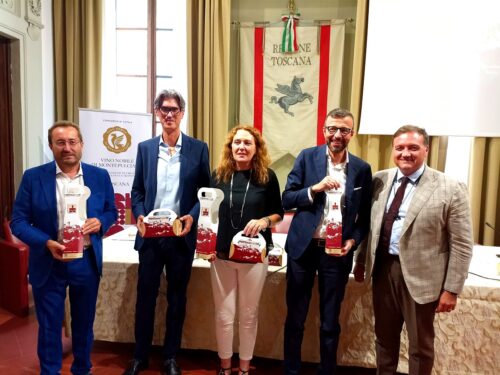 Doggy e Wine Bag sostenibili: così a Montepulciano il Comune, il Consorzio del Vino Nobile e gli esercenti sensibilizzano l’utenza contro lo spreco alimentare